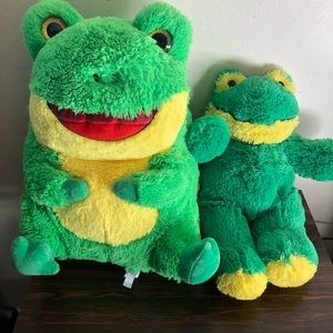 Two for one☝️ Big one Belly buddy frog and the little guy name is plush frog 🐸